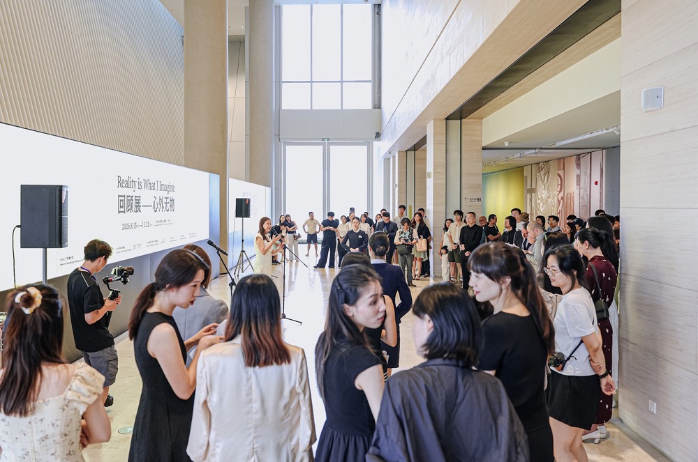 la primera gran retrospectiva museística de Oswaldo Vigas en Asia